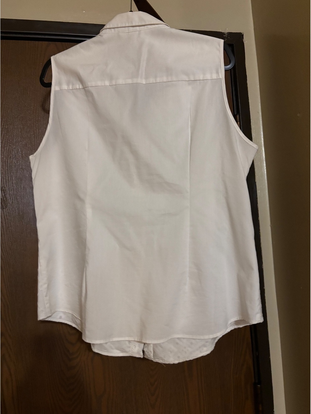 White Sleeveless Collared Button-Down-Cotton Blend- Size Large - Picture 3 of 3